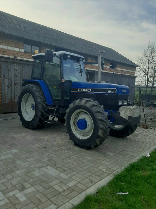 Ciągnik Ford 8240 New holland 1996 Rok