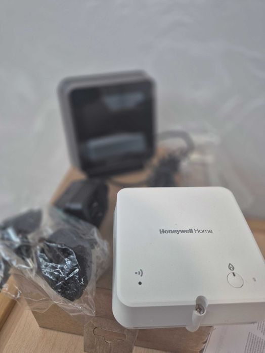 Бездротовий програмований термостат Honeywell Home T6R