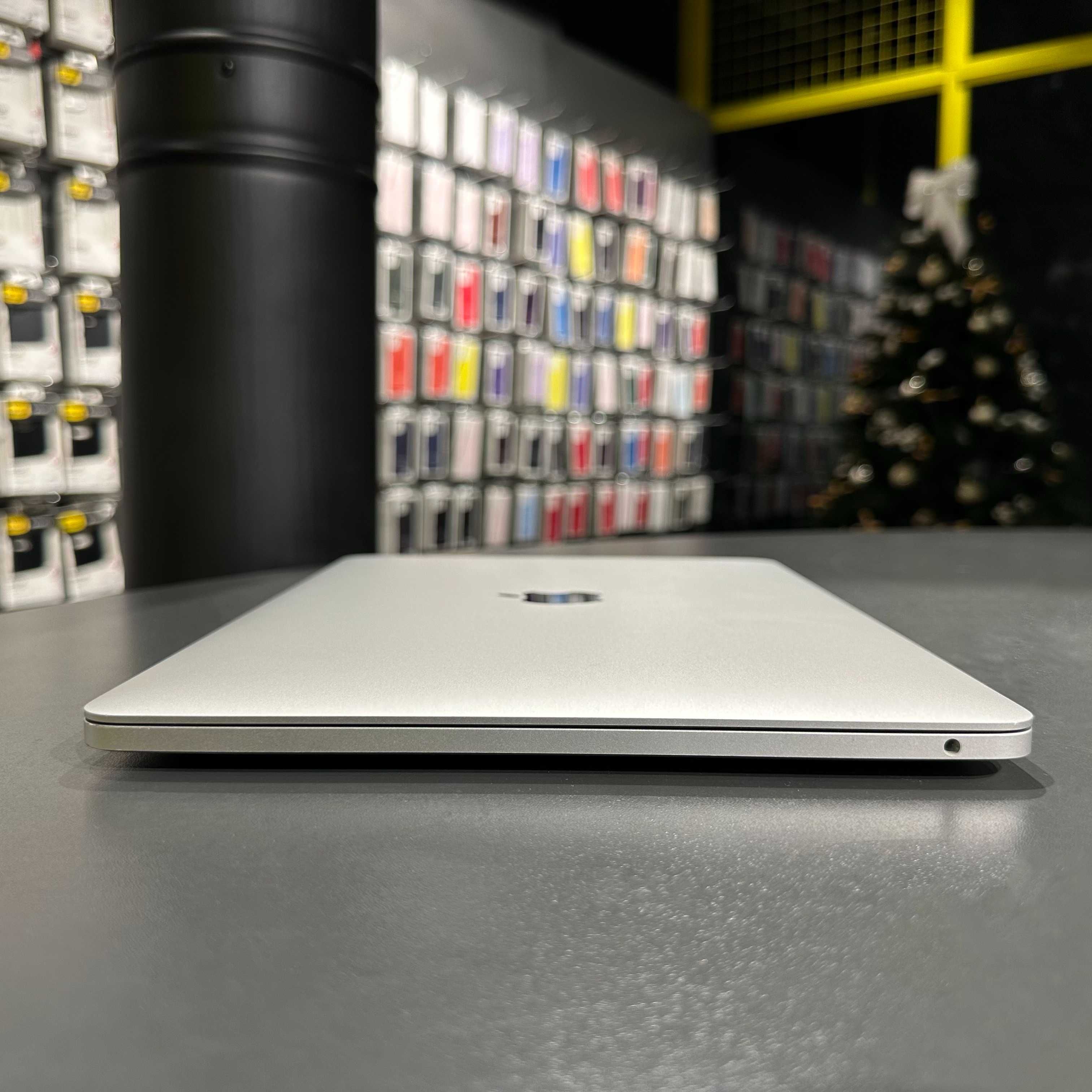 MacBook Pro 13" 2020 M1 16Gb RAM 1Tb SSD СУПЕР ЦІНА!