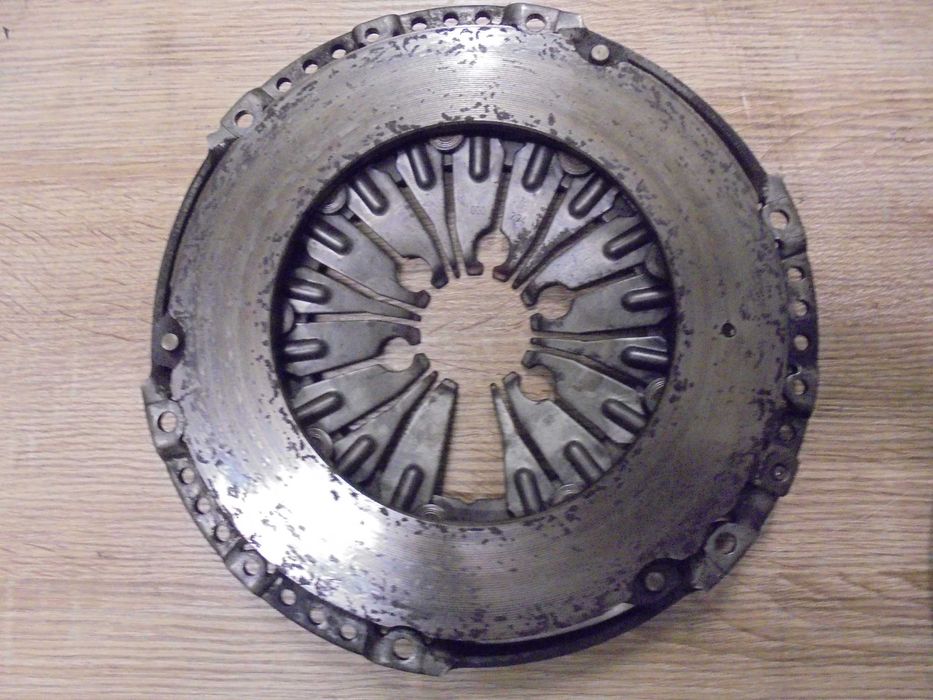 KOŁO DWUMASOWE SPRZĘGŁO 1,9tdi 105km BXE stan bdb