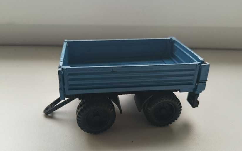 ЗИЛ-4331 с прицепом в коробках