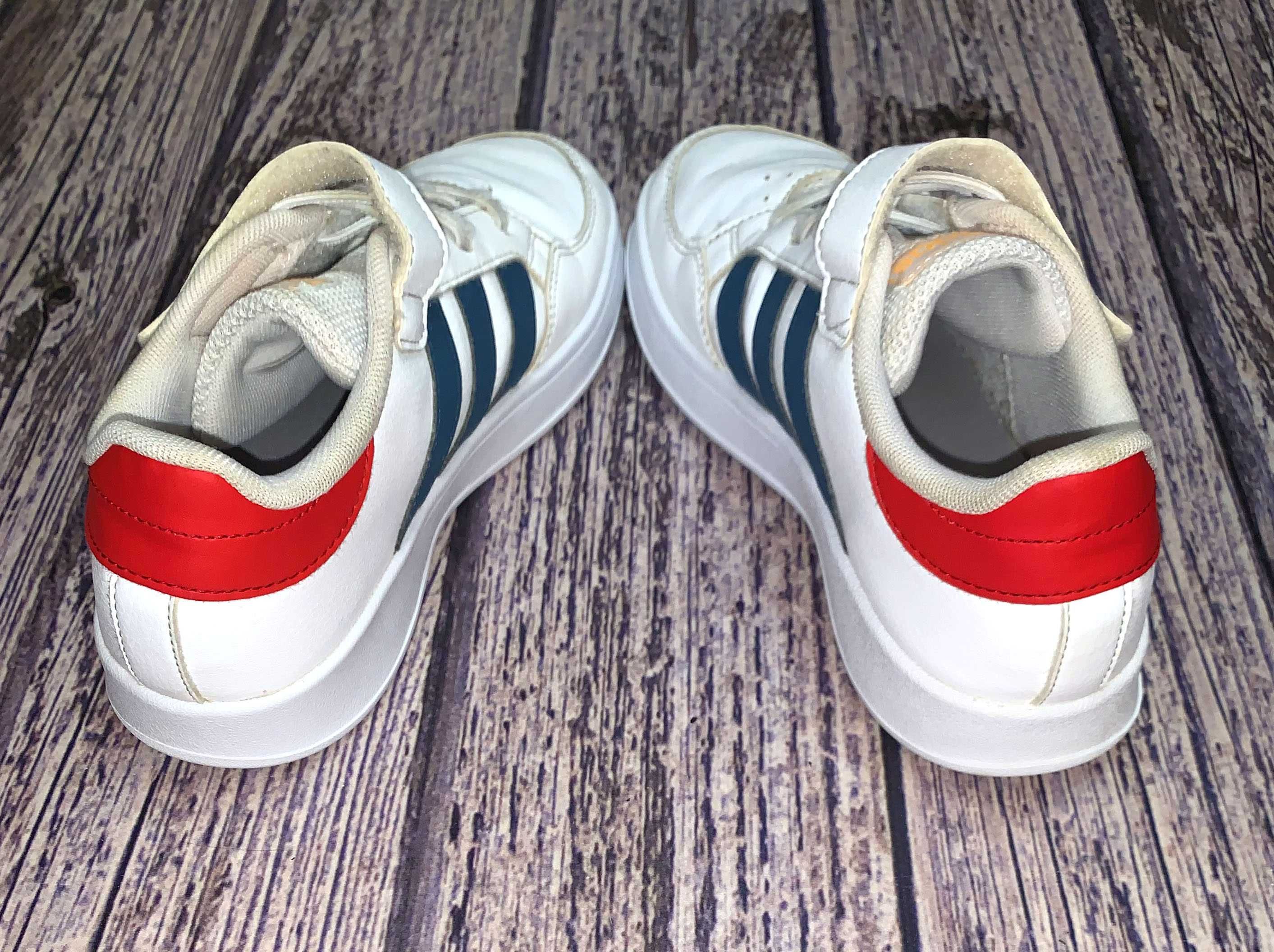 Демисезонные Кроссовки Adidas для ребенка , размер 33-34 (21,5 см)