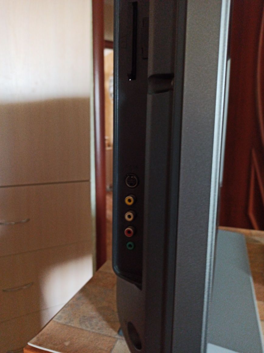 Телевизор SONY KDL-26S3020 c пультом,идеал.