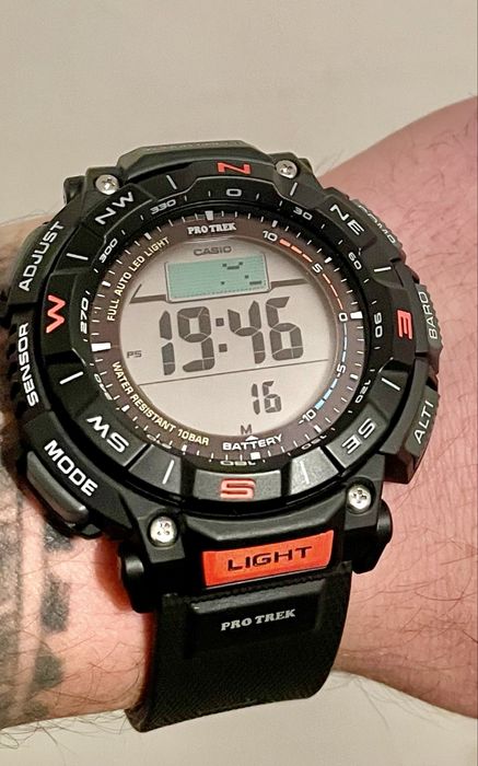 Продам Годинник Casio pro trek