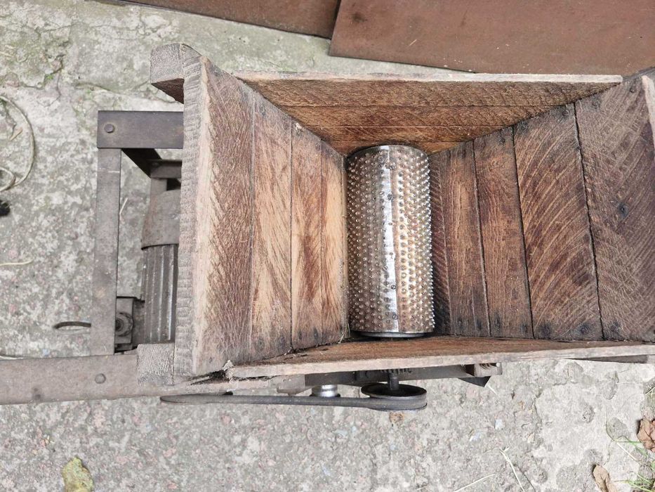 электрическая терка фруктов и овощей. Времен СССР.