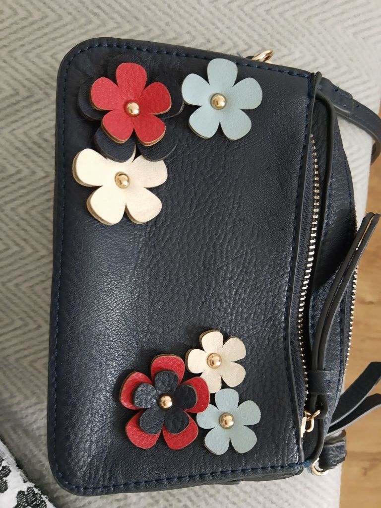 Torebka damska accessoirize granatowa kwiaty kuferek listonoszka