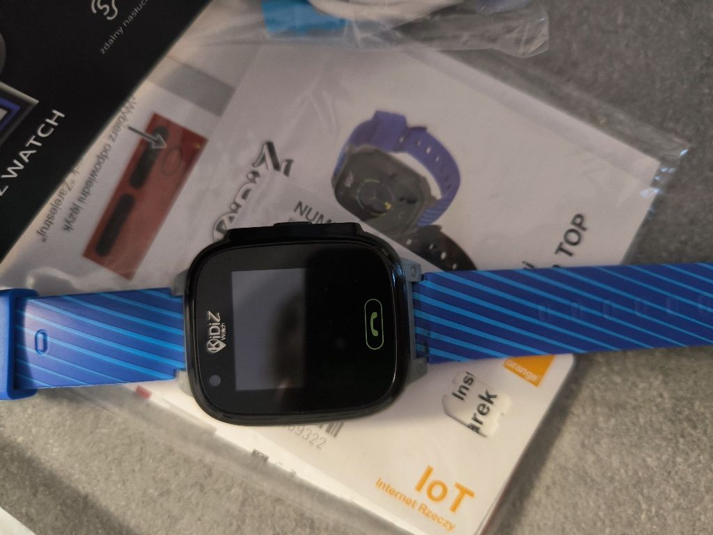 KidizWatch Top / Smartwatch/ zegarek na kartę SIM dla dziecka