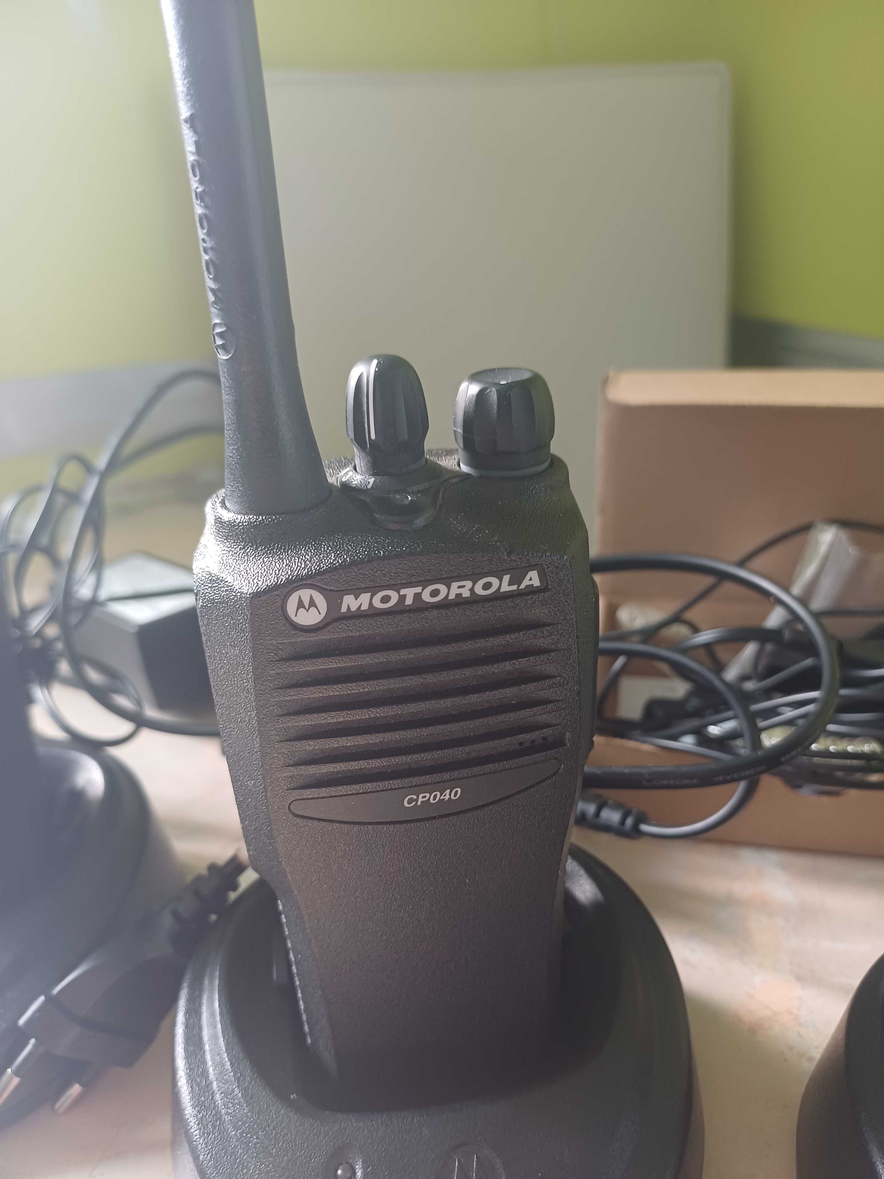 Цифрова рація Motorola СP040 (Нова, повний комплект).
