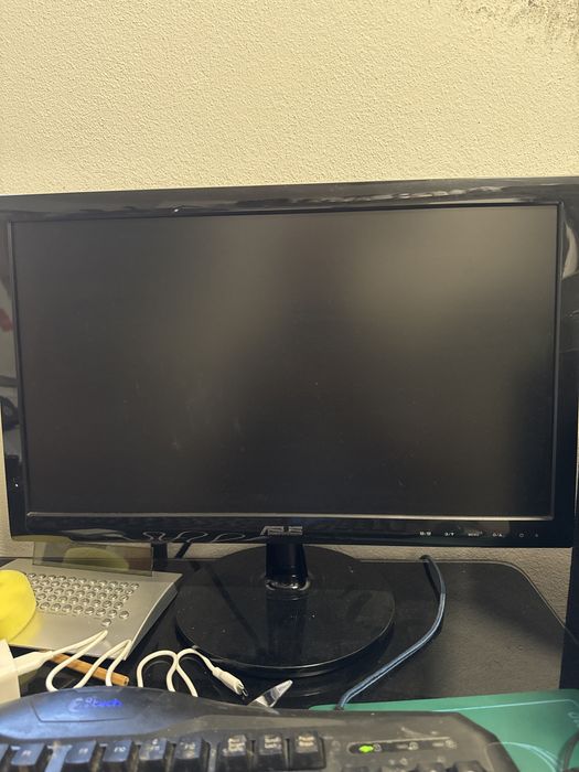 Monitor Samsung e Asus