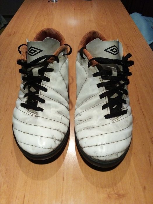 Buty piłkarskie turfy UMBRO r.43
