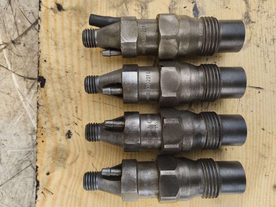 Форсунка дизельна механічна Volkswagen 068130201B 1.6td td