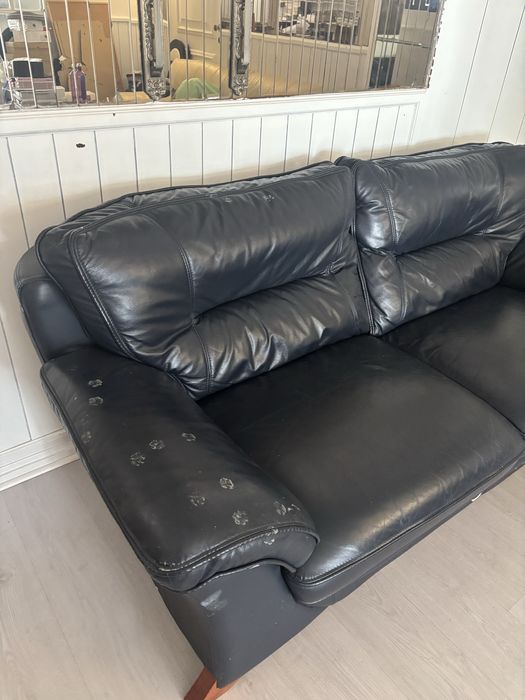 Sofa em pele verdadeira azul escuro