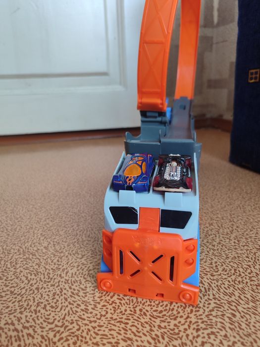 Автовоз Hotwheels