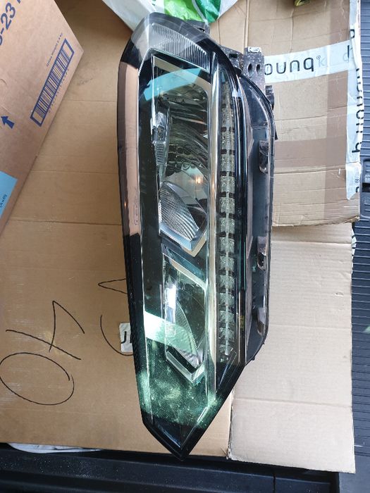 lampa lewa vw touran 5TB ksenon led