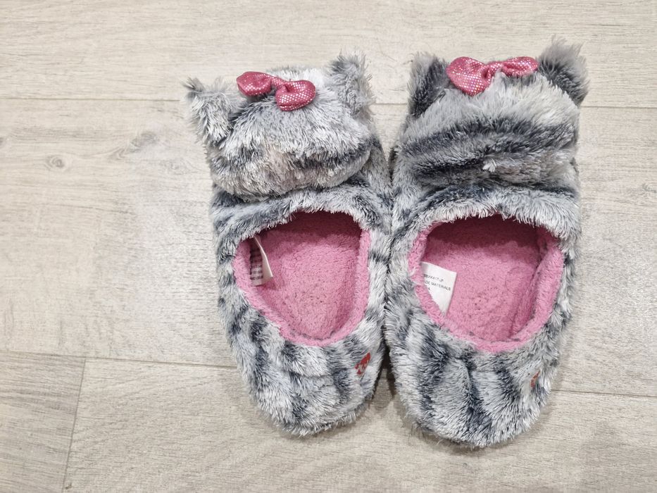 Kapcie ciepłe grube milutkie kotki "ty" r. 30-33