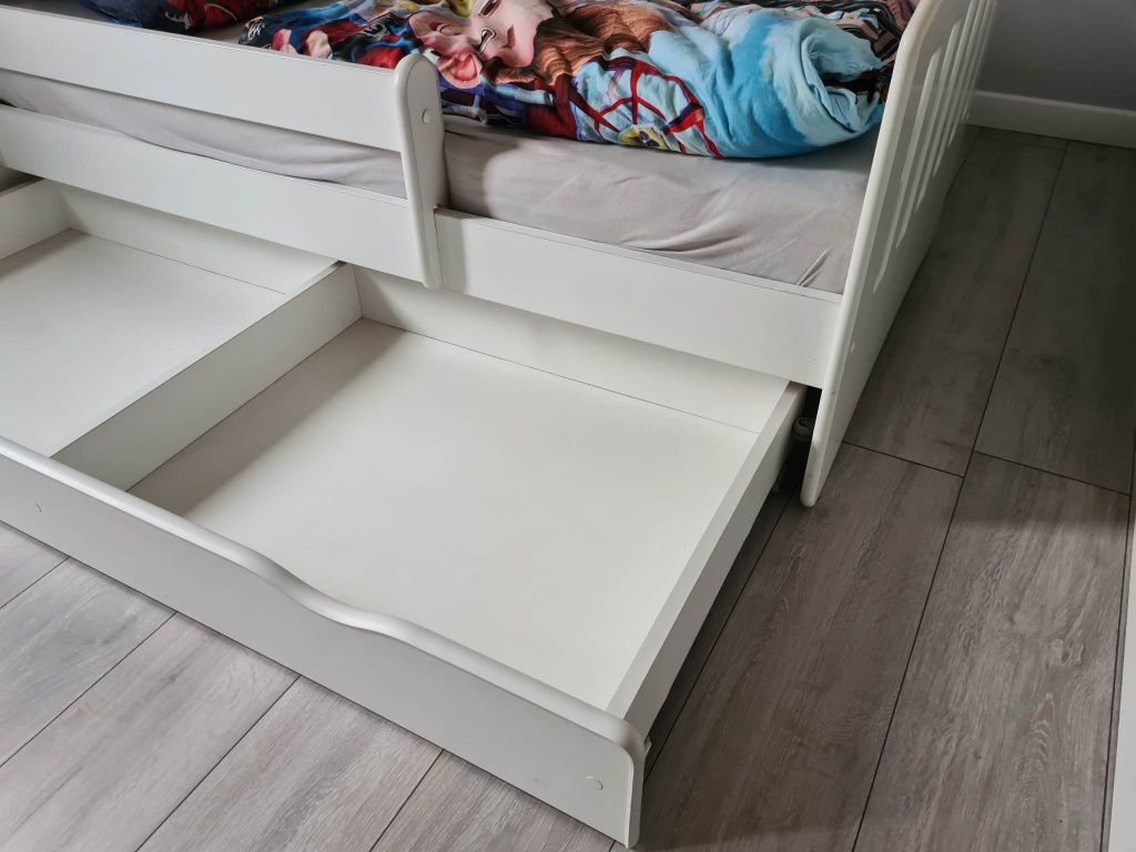 Łóżko dzieciece z materacem 160×80 + barierka