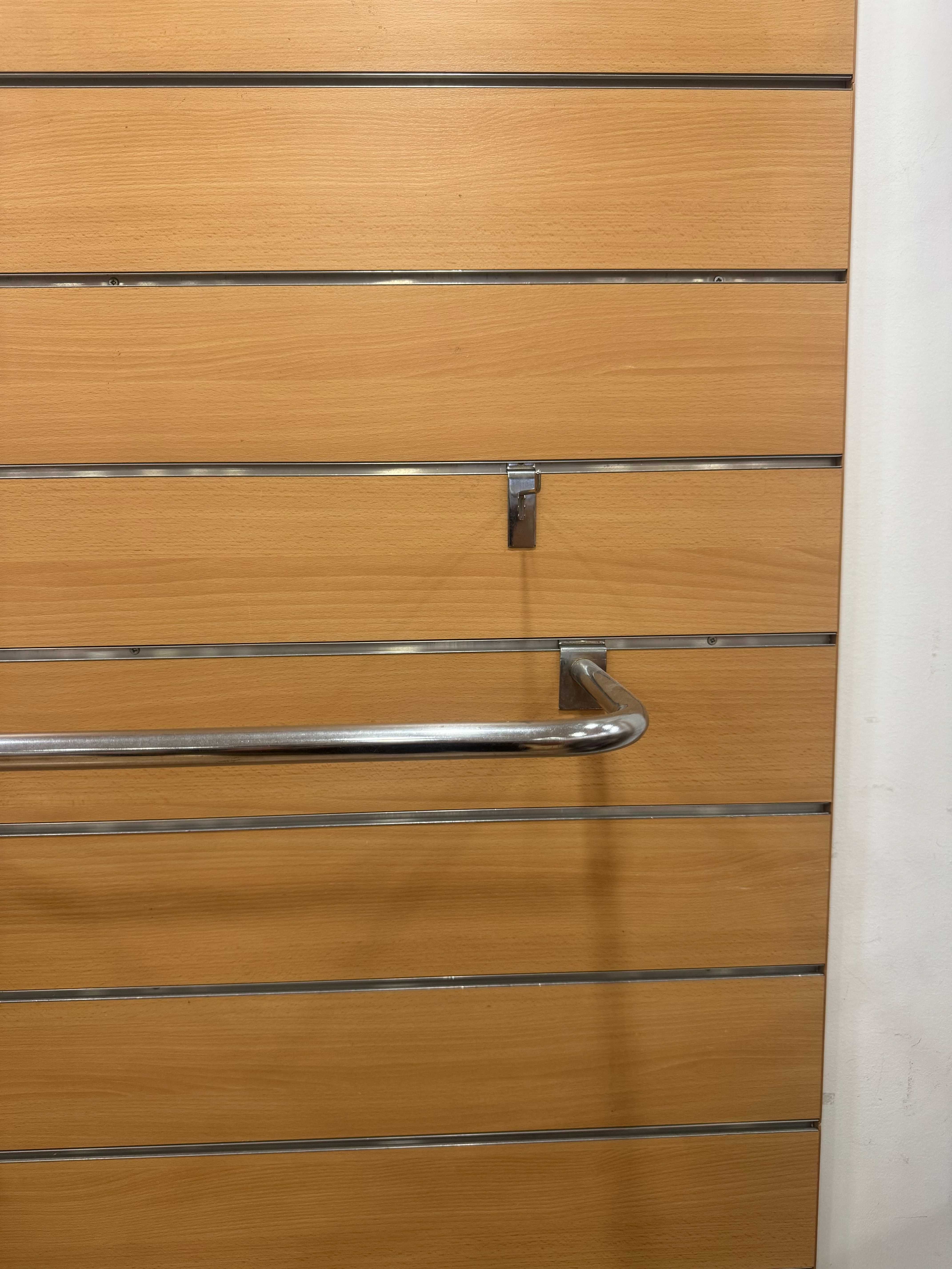 2 Paineis de Exposição para lojas 2.10m de largura e 1.75m de altura