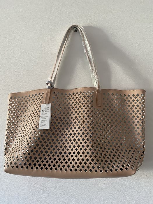 Mala Shopper bege e prateada Oriflame com bolsinha