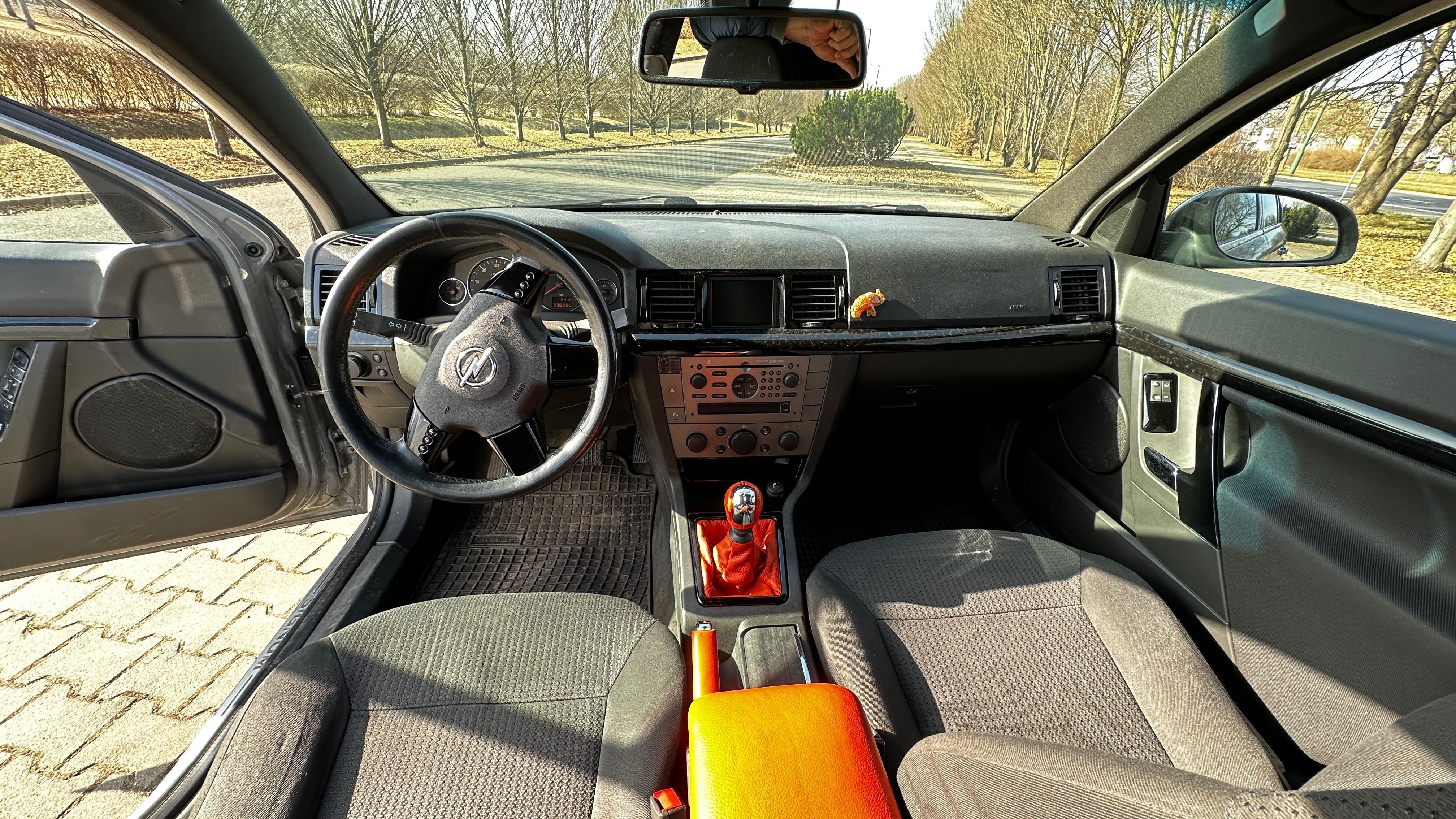 Opel Signum 2.2 DTI z 2003 r