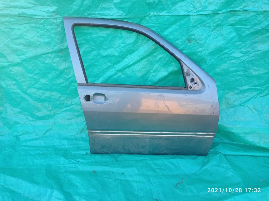 Автомобілі двері