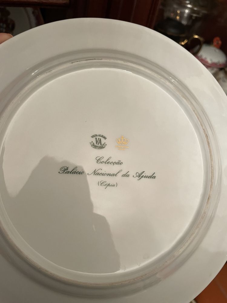 Pratos de porcelana