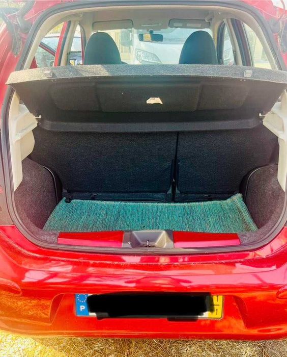 Nissan Micra Teckna 1.2cc a gasolina do ano 2011