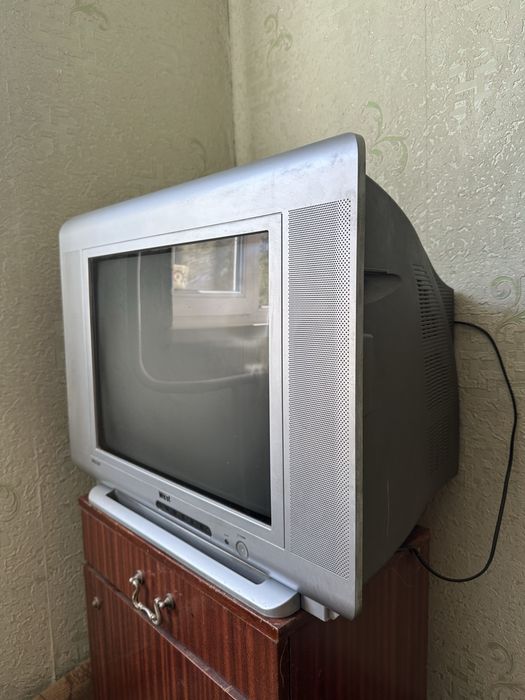 Старий Телевізор West