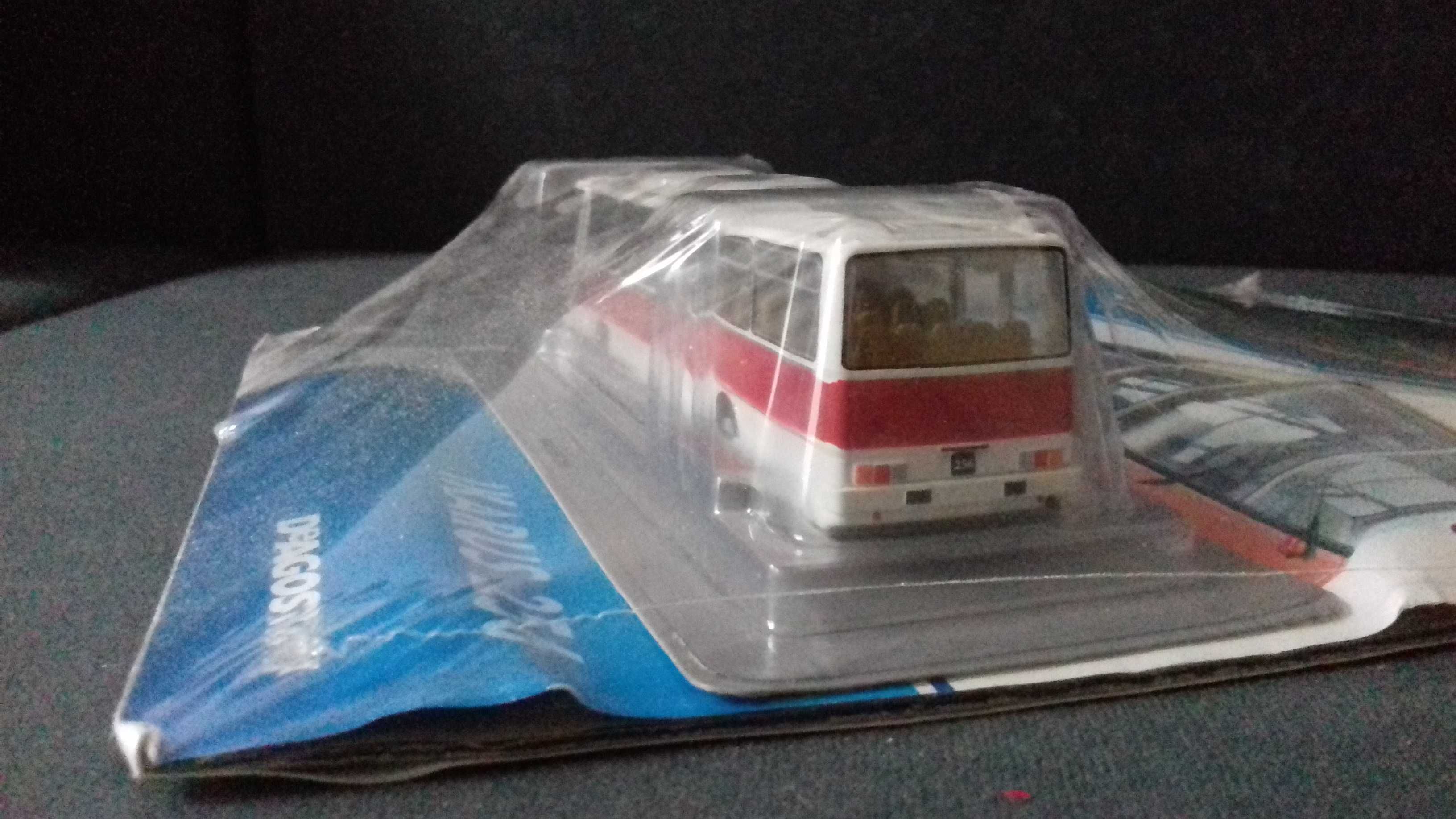 Kultowe Autobusy PRL Ikarus 256 turystyczny 1;72  zafoliowany gazetka.