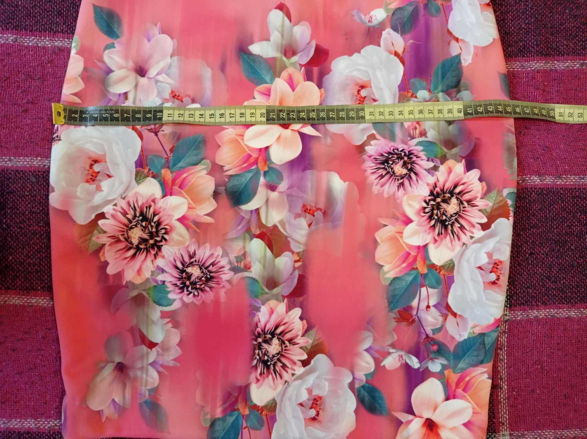 Неймовірна, оригінальна коралова сукня фірми Lipsi в ідеалі