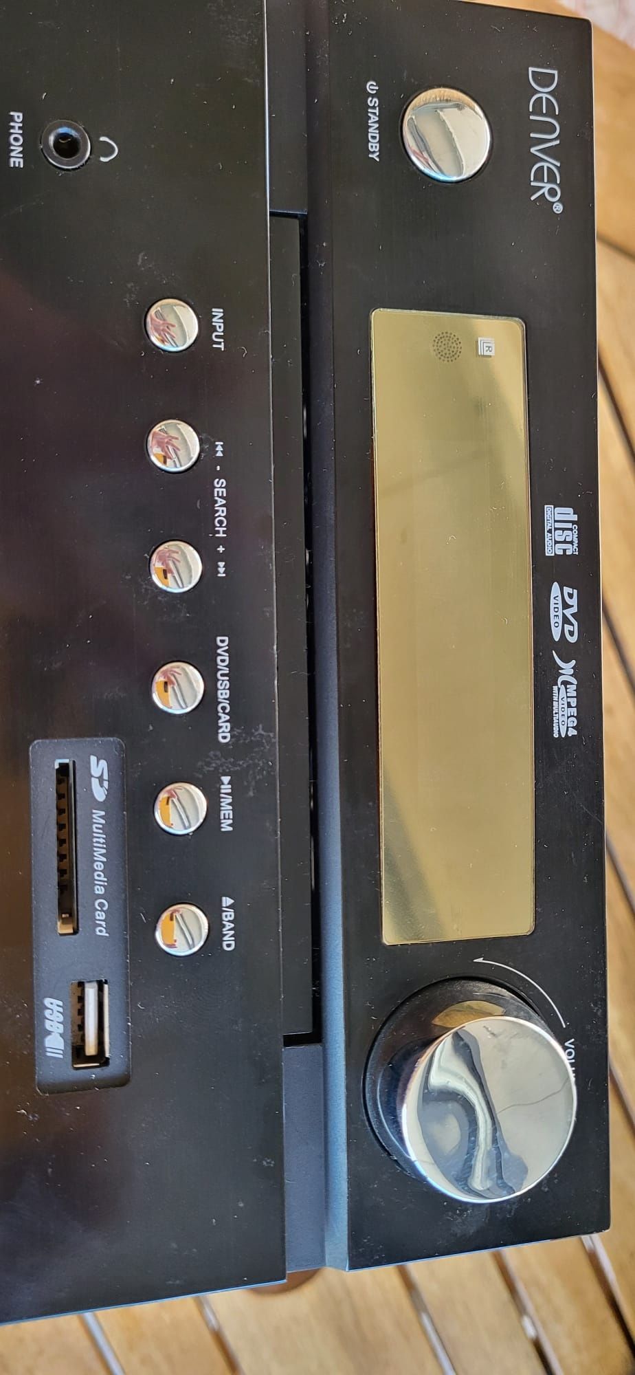 Leitor de DVD e CD com cartão SD e USB