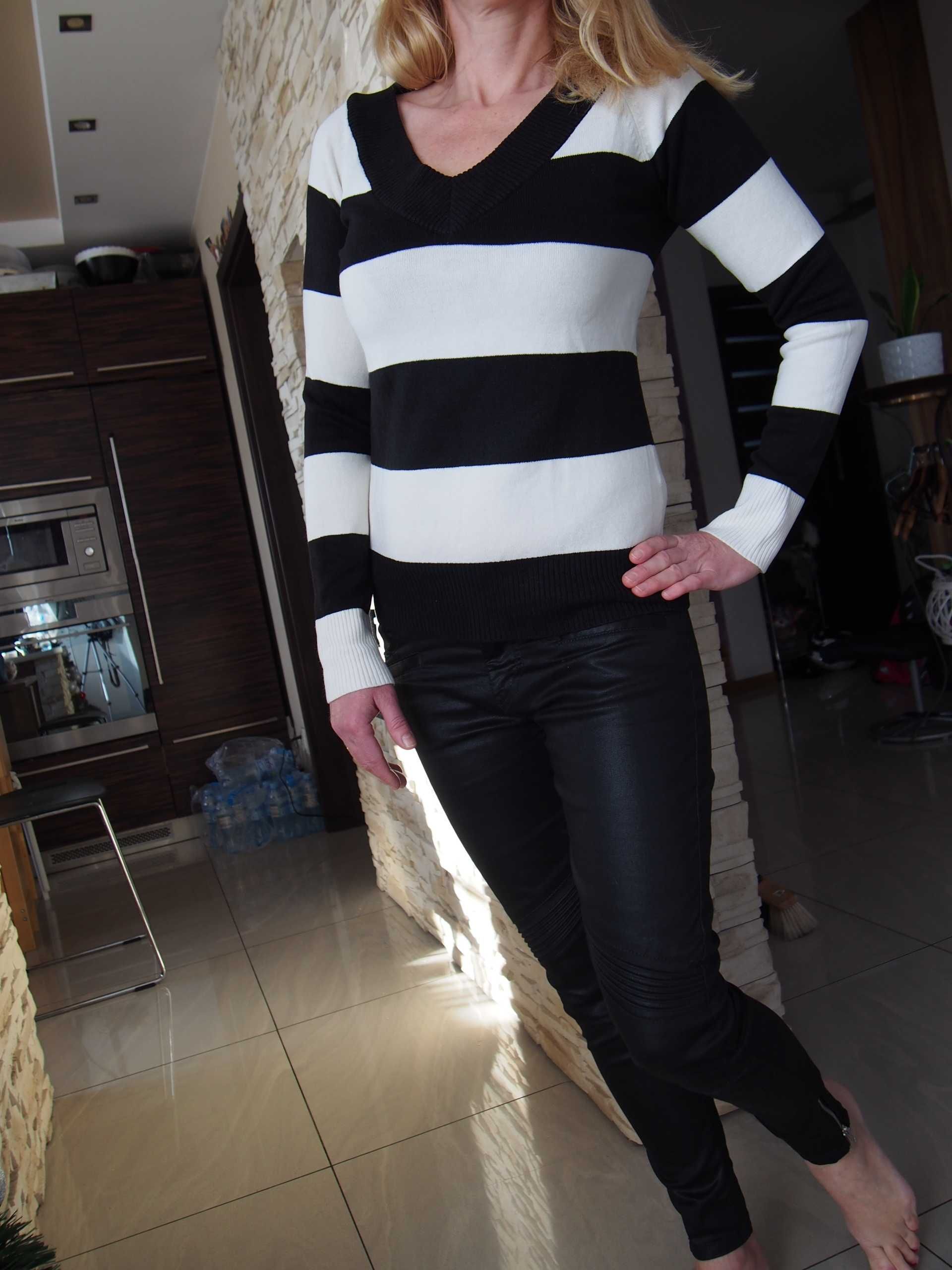 Sweter S/M czarno biały