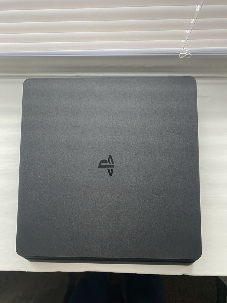 ps4 slim 1tb состояние отличное