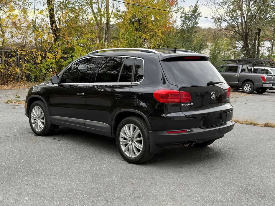 Volkswagen Tiguan      2015