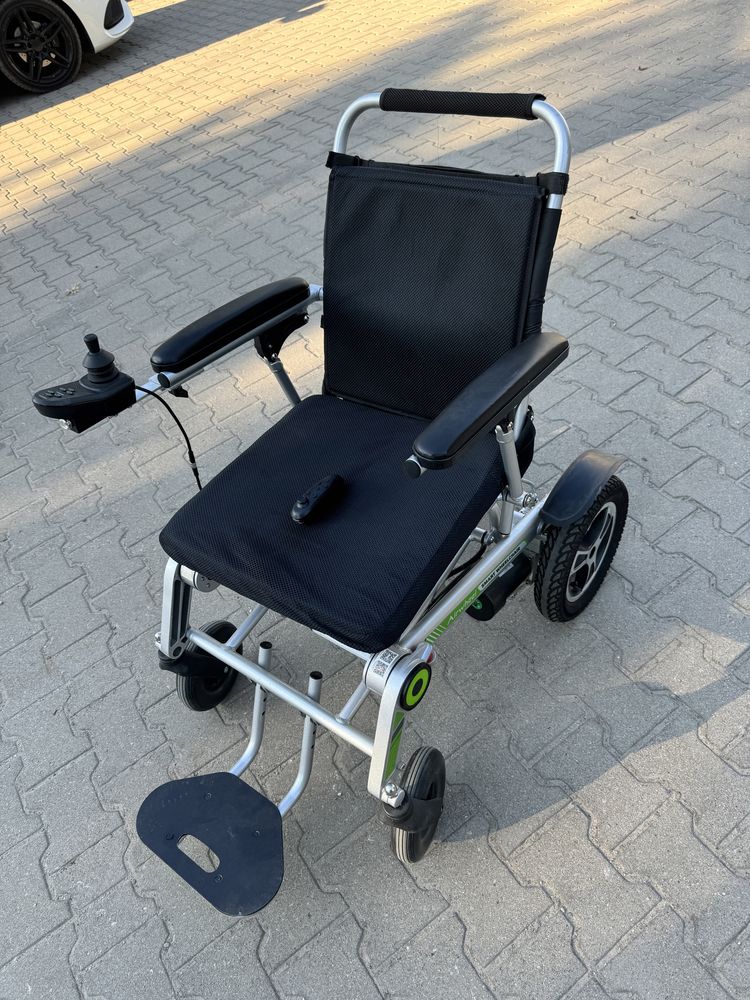 Wózek inwalidzki elektryczny Airwhael SMART WHEELCHAIR