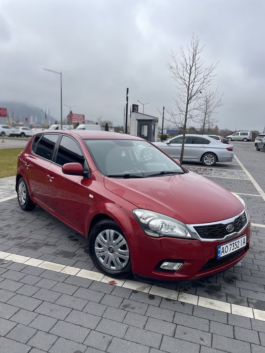Продам своє авто Кіа сееd 2010