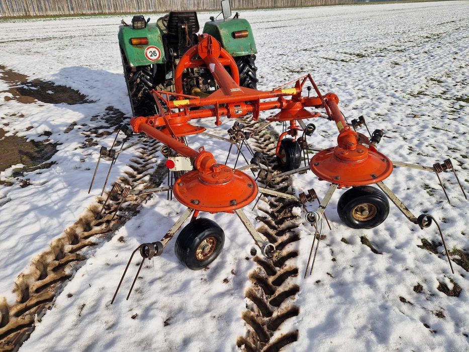 Przewracarka/ Przetrząsarka do siana kuhn 4.5m