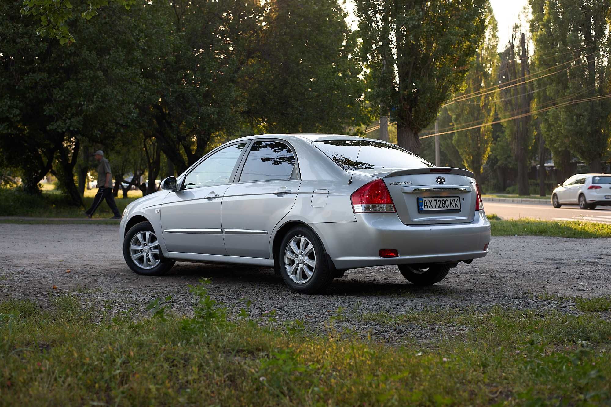 Kia Cerato 2007 2.0 MT 143 к.с EX
