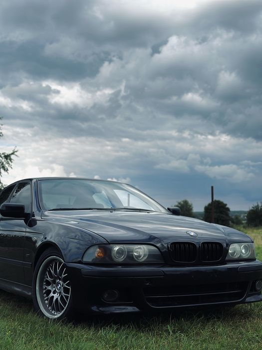Продам BMW E39 528i