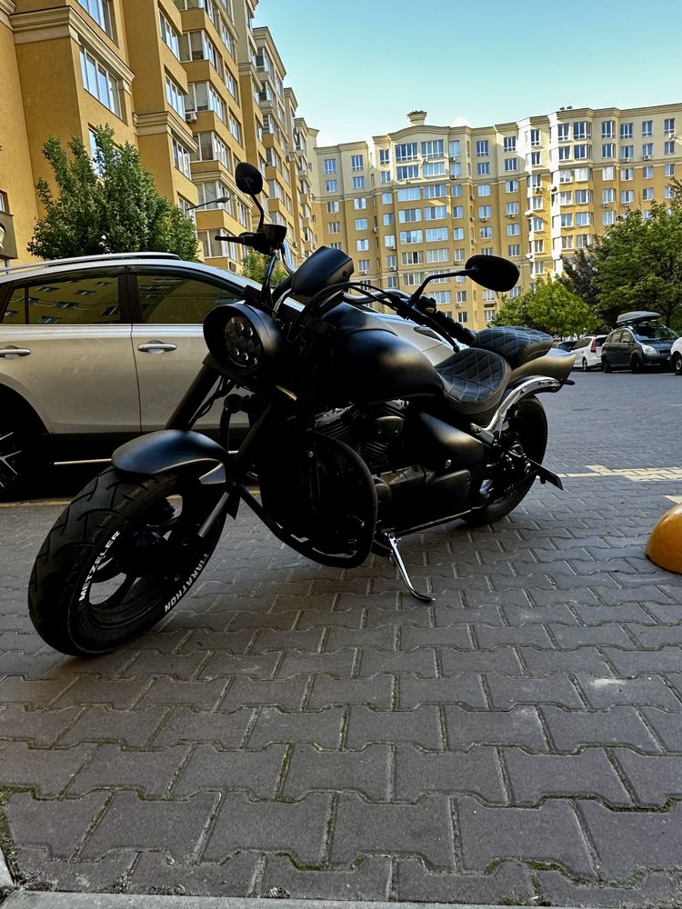 Suzuki Intruder VS800