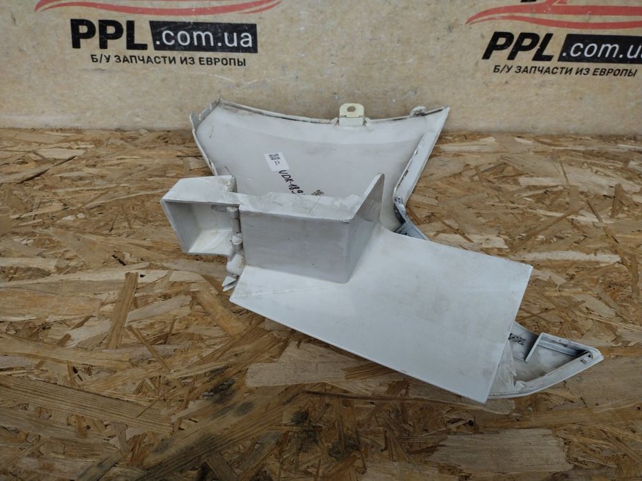 Ford Transit Connect 13- клык заднего бампера правый DT11-17926-B