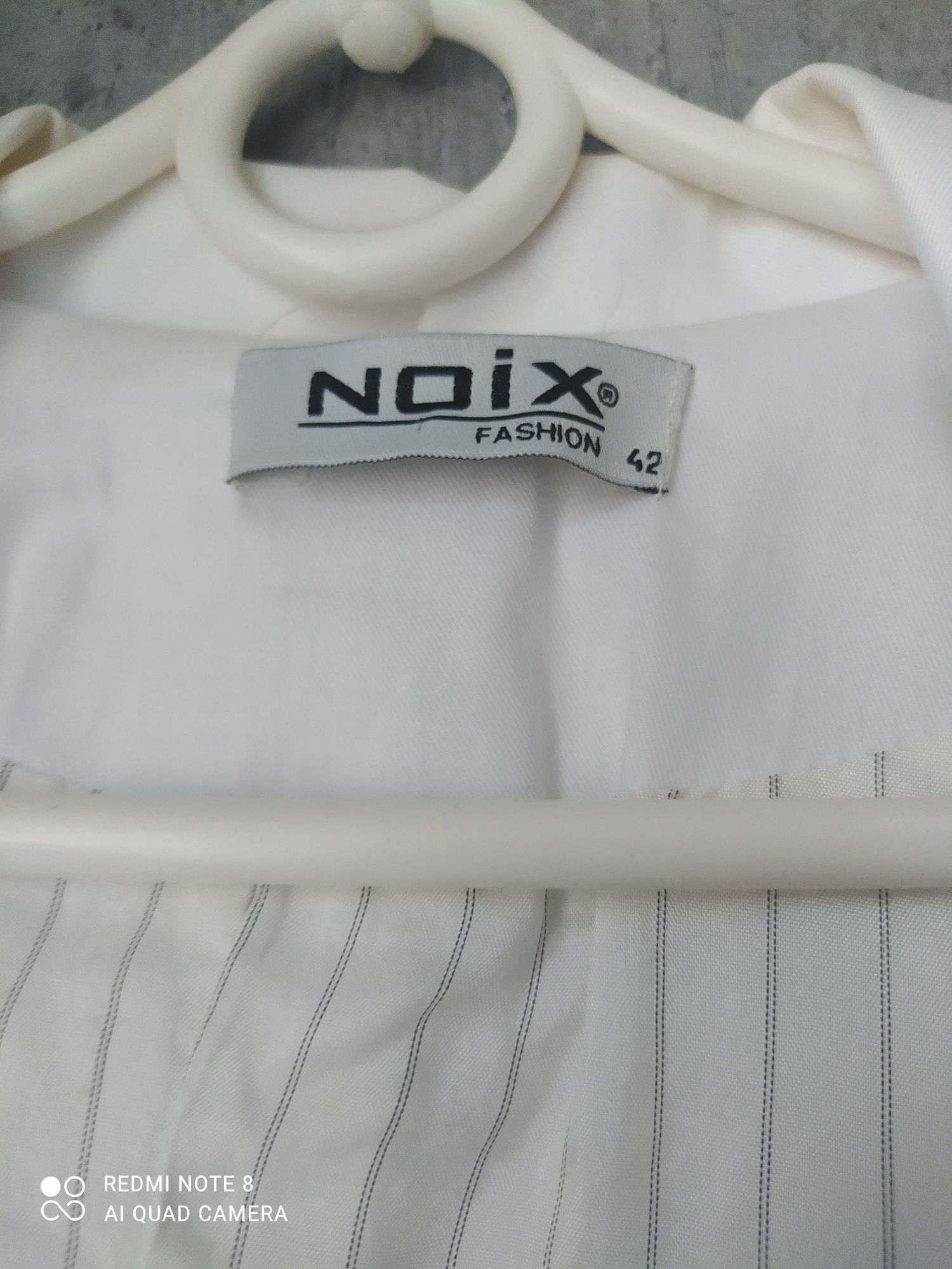 Biała marynarka Noix Fashion rozmiar 42