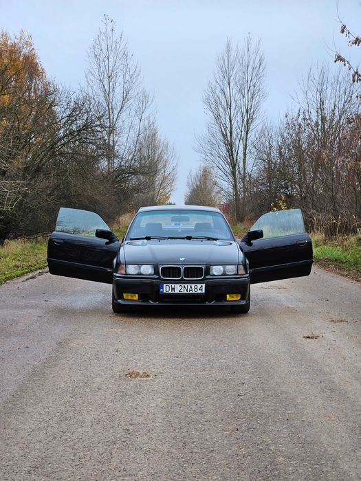 1998 BMW e36 318is coupe