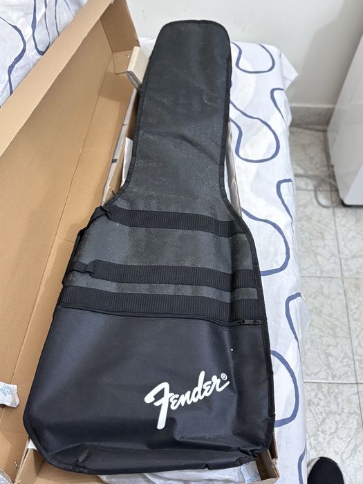 Squier by Fender Sonic Stratocaster Electric Guitar