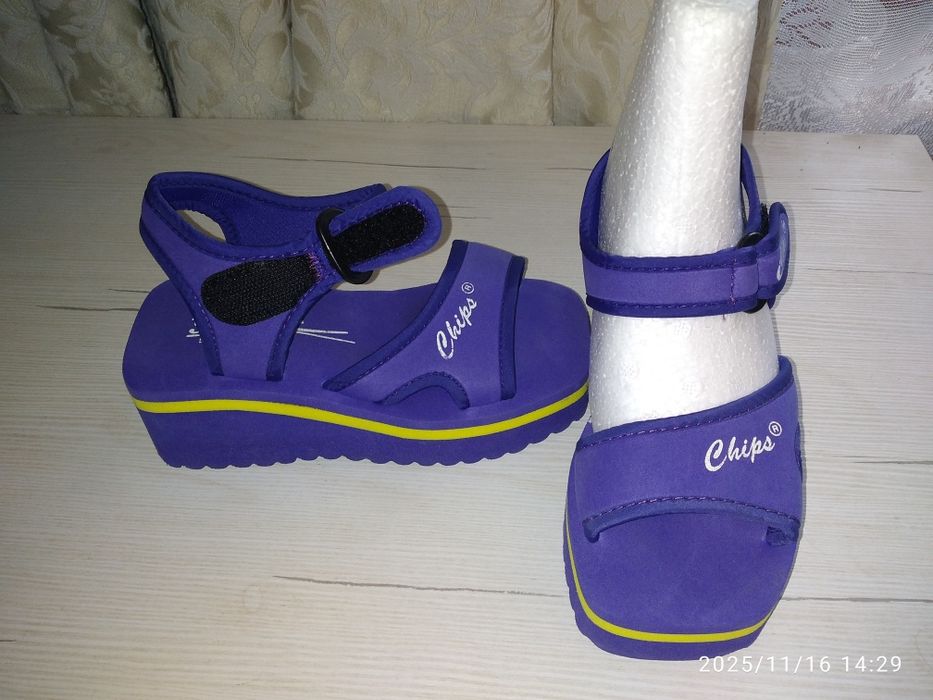 Босоніжки для дівчинки