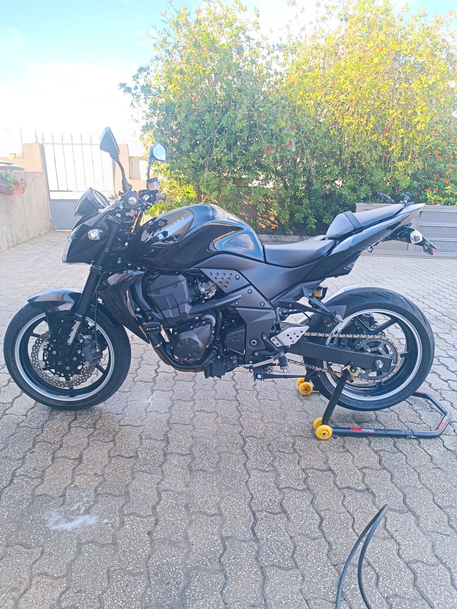 Kawasaki z750 ano 2010 +- 130cv com muitos extras
