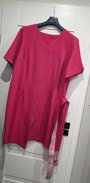 Sukienka rozowa pasek