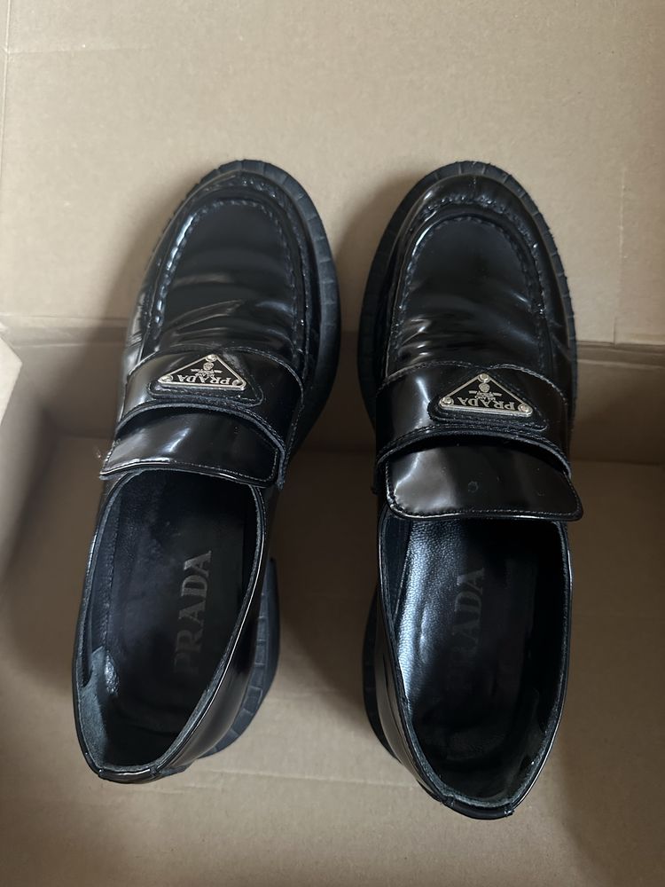 Loafers Prada como novos