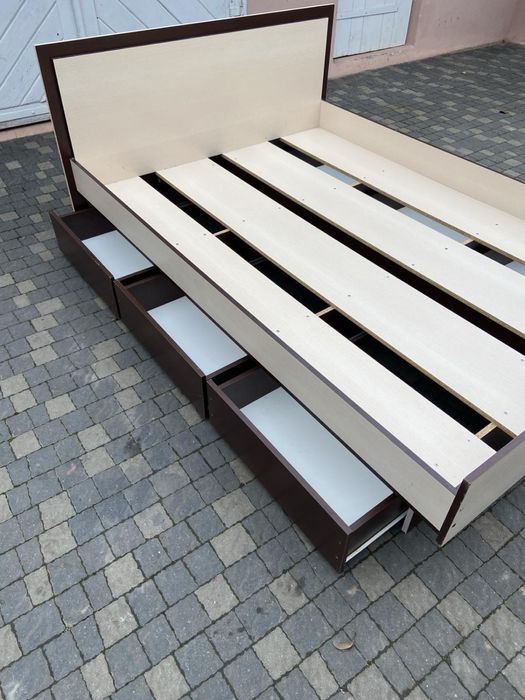 Продам ліжко двохспальне