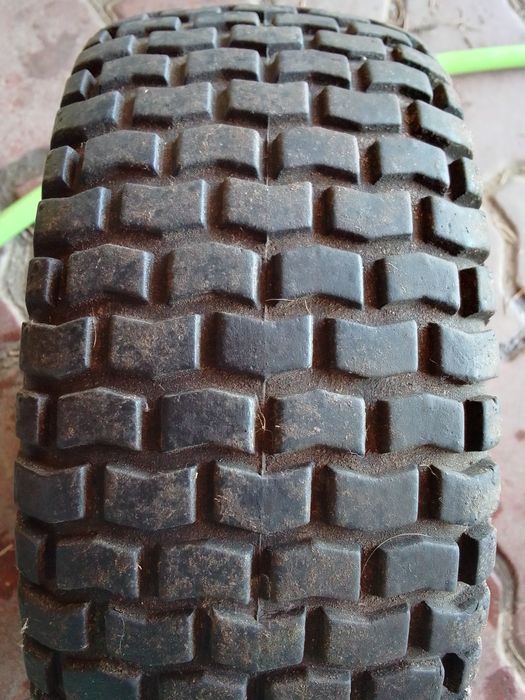 Opona do traktorka 13x5.00-6 DURO