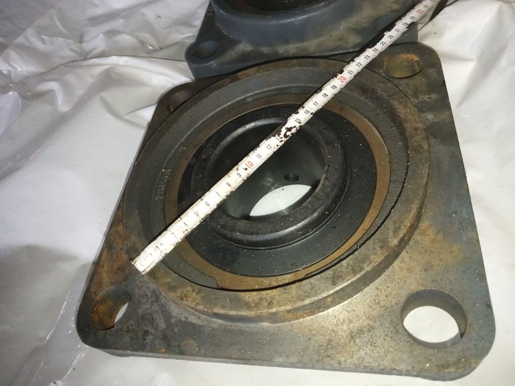Звездочька привода Z-33, Z-19 диаметр отверстий под вал 40мм общий 165